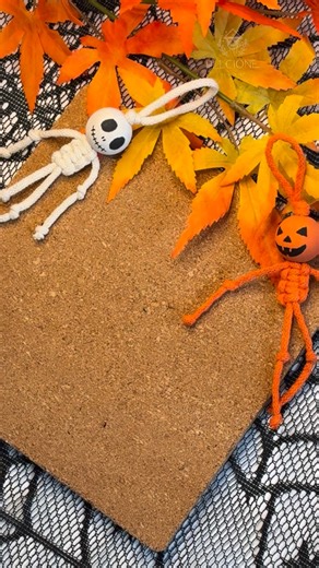 VIRAL SPOOKY SKELETON 💀🖤 Let’s do it together or save for later! #macrametutorial #spookyscaryskeletons #macramehalloween #macrameskeleton #viralhalloween #spookydiy | plecione_