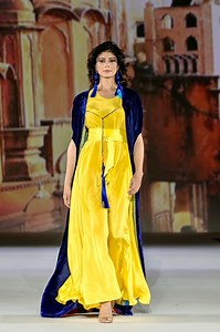 #Brandambassador @lanternsmedia #fashion #runway #Dubai #showstopper 7th February 2025 LANTERNS MEDIA FASHION WEEK- Season 1. Designers & Model Registration are now open. 📞 contact 971542004864 🔗 Registration link: https://forms.glad/Qj8qr6At827uECo79 For sponsorship opportunities & benefits, kindly contact: 📩 DM/Call 971542004864 | Pooja Batra