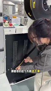 Tutorial on loading strapping onto a large low-platform strapping machine. This is how to operate it