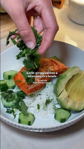 A high-protein 30 minute salmon dinner you’re going to love!