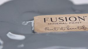 Blue Pine How does Blue Pine compare to say Champness or even Homestead Blue? Jennylyn Pringle shows you exactly that in this video! Let us know what you think about this colour and what will you use it on? Roll up your sleeves and Paint it Beautiful | Fusion Mineral Paint