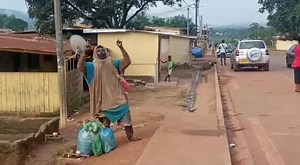 118K views · 4.9K reactions | Vu sur les réseaux sociaux  : des paroles du dimanche du côté de la ville minière MOANDA. Donnez de l'eau aux autres  #LPJG | Le Petit Journal Gabonais_LPJG | Facebook