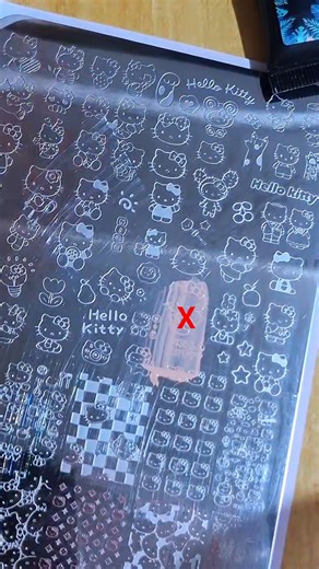 Using metal scaper vs Plastic scraper in you nail stamps #nailart #nailstampingplates #nailstamp