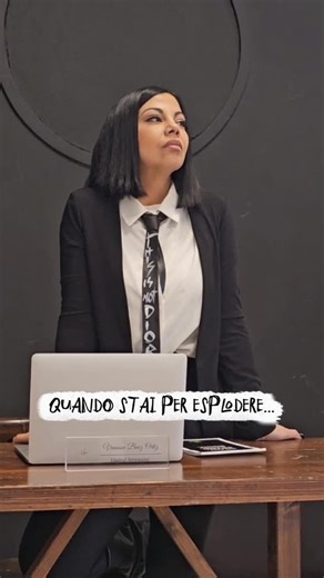 Vanessa Social media Manager on Instagram: "Ad ognuno il suo calmante 😂 Mood efficace dal lunedì al venerdì 😎 #socialmediamarketing #digitalmarketing"