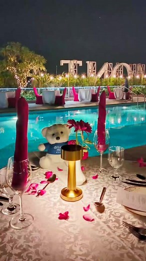 6.7K views · 63 reactions | Love was definitely in the air at Rooftop 11. Thank you to all the beautiful couples who spent their Valentine's Day evening with us. We hope we were able to add an unforgettable moment to your romantic journey. Love at Sundown at Rooftop 11. #rooftop11 #belmonthotelmanila | Belmont Hotel Manila | Facebook