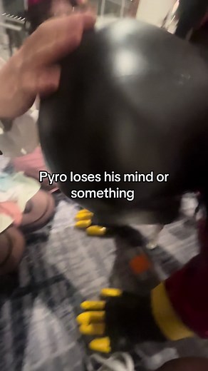 Pyro's Hilarious Breakdown in Team Fortress 2