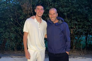 Elyaz Zidane, cuarto hijo de 'Zizou', firma con el Betis hasta 2026