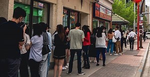HUGE lines gather for highly anticipated bubble tea shop opening in Calgary | Food & Drink