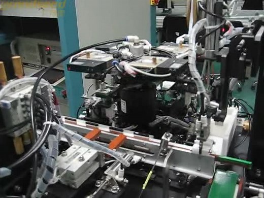 手机电池自动化装配测试生产线工作实况