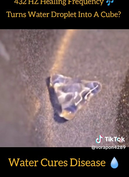 💧If you look closely, you will see it is 3 points moving back and forth, as 6 points, making 2 triangles inverting on itself. Notice the second droplet doesn’t react to this particular frequency. It slowly pulses and it almost looks like the droplet turns into a cube momentarily. #frequency #vibration #sound #432hz #healing #cymatics #resonance #dimension #healing #water #cymaticsresonance ®️TheFalseHistory