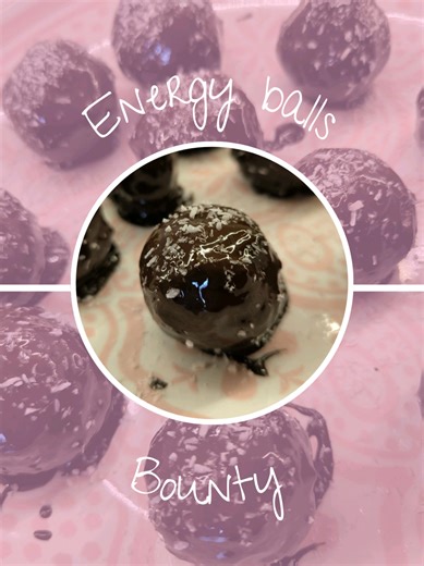 🥥🍫 Energy balls bounty La preuve qu’on peut se faire plaisir sans frustration, même quand on fait attention à son alimentation ✨ Ces petites boules sont parfaites pour : ✔️ une collation rassasiante ✔️ un dessert rapide ✔️ calmer une envie de sucré sans tomber dans le “craquage” 👉 Recette (≈ 15 boules) • 100 g de noix de coco râpée • 40 g de farine d’avoine • 40 g de poudre d’amande • 20 g de sirop d’agave • 3 càs de beurre de cacahuète • 30 ml de lait • 1 pincée de sel • Chocolat noir 70 % u