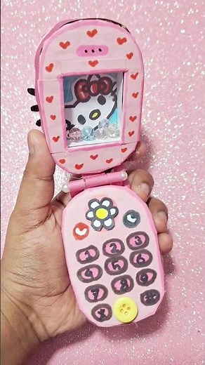 Cardboard hello kitty flip phone / DIY Hello kitty phone