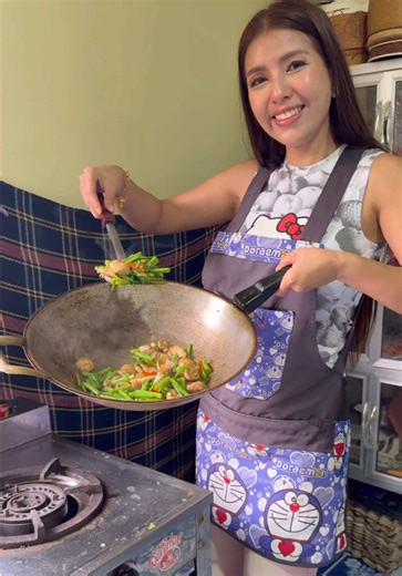 Stir-Fried Spring Onions with Straw Mushrooms Recipe