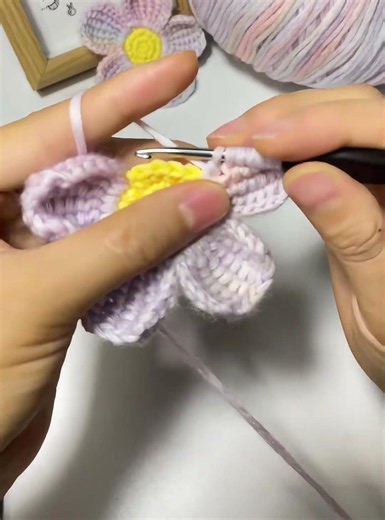how to single crochet into the back ridge loop #crochet #crochetideas #crochettips #howtocrochet