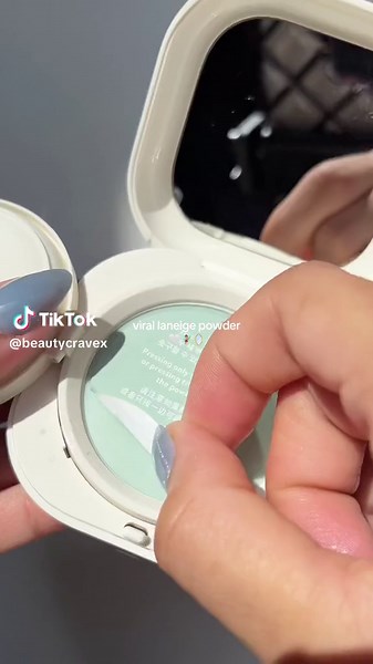 Laneige Blurring Powder Review | Instantly Blur and Control Oiliness