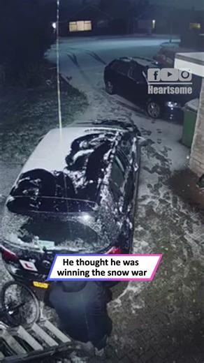 “Dad Thinks He’s Winning…Then THIS Tiny Snowball Strikes Perfectly!”|| Heartsome 💖