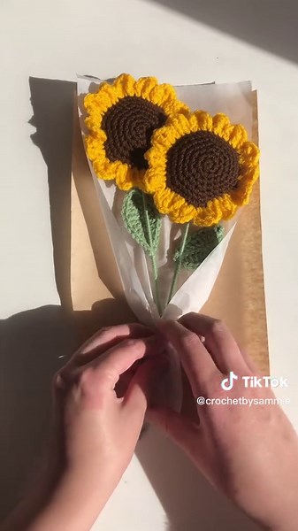 Crochet Sunflower Wrapping Tutorial