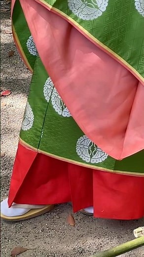 上賀茂神社の「賀茂曲水宴」は、平安時代の歌会を今に再現した神事。2026年の日程：4月12日（日）13時 #日本文化 #kimono #文化財 #開運