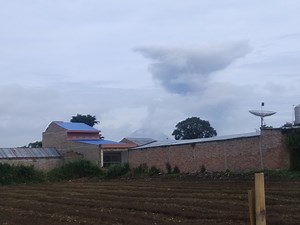 Gunung Sinabung Hari Ini - Erupsi Pagi Ini Meluncurkan Abu Vulkanik Setinggi 2.800 Meter - Tribun-medan.com