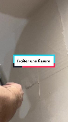 Comment traiter une fissure sur un mur
