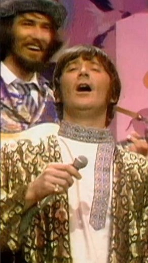 🌼 The Mamas & The Papas – Monday, Monday (1966) 🇺🇸 | 60s Classic #Shorts #RetroMusic #ClassicHits
