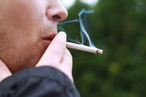 Quitting smoking could help heal damaged lungs, may enable growth of new lung cells: Study