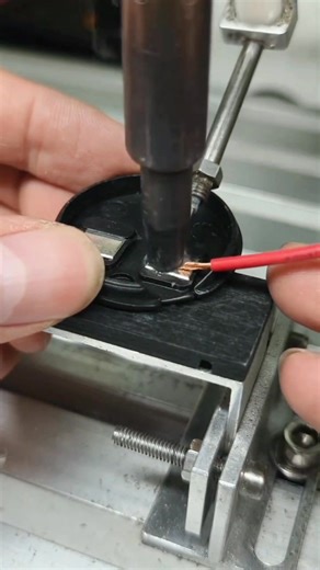 Laser Guided Soldering Tool Review – Best 2025 Upgrade! #satisfying #automaticsolderingiron | Friends Electronics