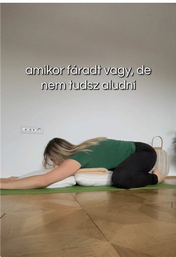 Egy kis mozgás azoknak az estéknek, amikor nehéz megpihenni 🤍 mentsd el későbbre #alváshiány #alvászavar #kimerültség #jógatippek #magyartiktok