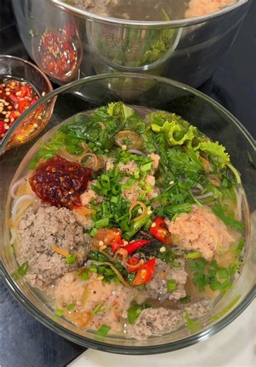 Bún tôm - bò bằm #sonthichnauan #monngonmoingay #buntombo | Cooking Food