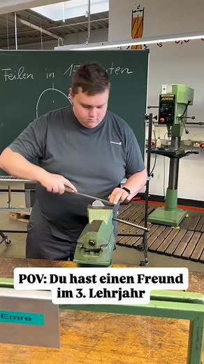 Better together😎💪🏼 #team #teamwork #ausbildung #azubi #fun #goodvibes #machine #maschine #lehrwerkstatt #work #workbesties #motherson #michelau #oberfranken | Samvardhana Motherson Innovative Autosystems BV. & Co. KG