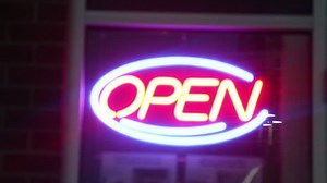 clip-7938811-neon-open-sign-flashing-blinking