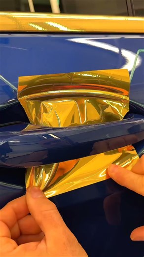 Gold chrome inside the handle pocket – small detail, huge BMW X7 upgrade