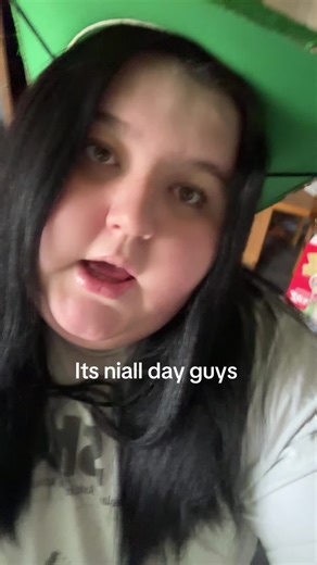 Em ❯❯❯❯❯ (@emmatheestallion_)’s videos with Act My Age - One Direction