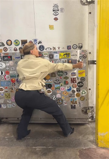 Okay spy 🕵️ #fyp #model