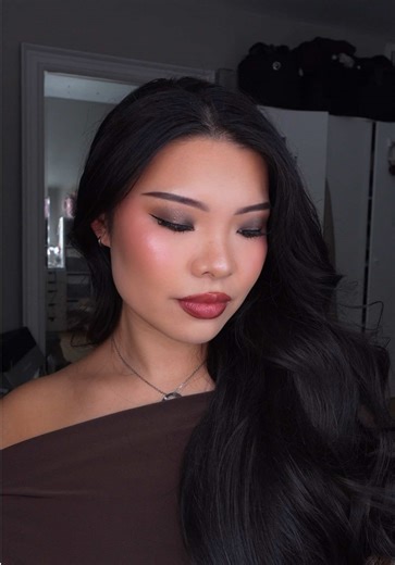 Love a smokey eye and red lip ✨ #makeupartist #grwm #smokeyeye #makeuptutorial #smokeyeyeshadow