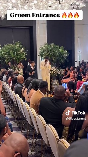 Groom Entrance Moments: Spectacular Wedding Highlights