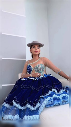 Bella Modelo Exclusiva con Nelida Ideas Boutique