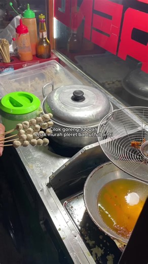 Ada juga cilok biasa mantul mantep. Langganan siapa? CILOR GORENG 1000 ⏰15.00 - Habis 📍Depan Mixue Pleret, Kerto, Kanggotan, Pleret, Bantul #kulinerjogja #wisatajogja #jogjahits #kulinerindonesia #jogjaistimewa #jogjakarta #jogjaku #explorejogja #wisatakuliner #makananindonesia #jajanjogja #jogjafoodie #jogjafoodhunter #jogjakuliner #jogjafood #jogjafoodies #makananjogja #makandijogja #jogjaculinary #baksoviral #mblusukjogja #jogja24jam #bantul24jam #bantul #kulinerbantul #rekomendasikuliner #r