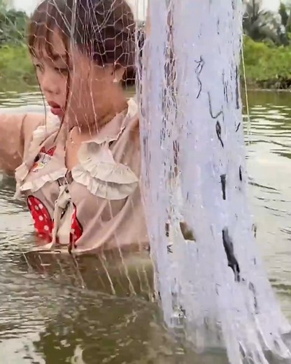 52K views · 543 reactions | Lần đầu đi thăm tay lưới mà thất thu á cả nhà #mienquesongnuoc #mientay #vlog #cauca #sanbathailuom #asiangir | Sông Âm Dương | Facebook