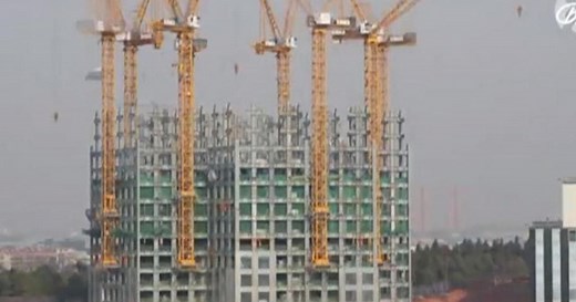 China builds a skyscraper in 19 days