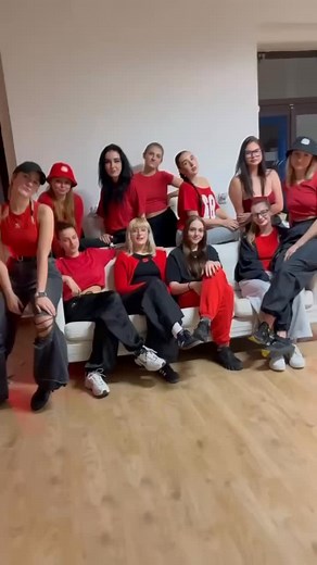 1.9K views · 11 reactions | Gyal Force v plné síle! Na Vánoční show 2025 přineseme energii, která zvedne celý sál ze židlí. ️ Vstupenky online v biu – pojď nás vidět zazářit. #girlpower #gyalforce #funkydangers | Funky Dangers | Facebook