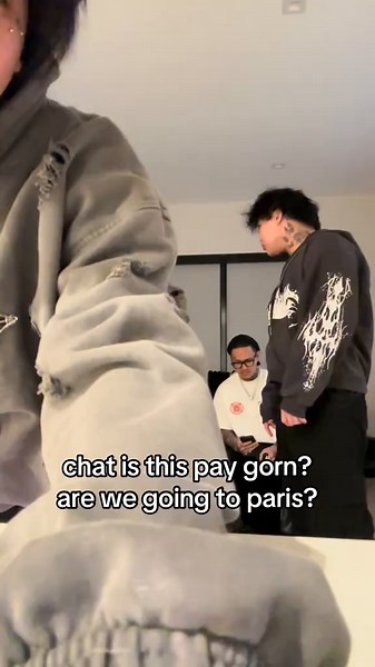 eiffel towe oui oui or something like that