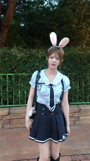 Getting comfortable with the front camera… #OOTD #GyeongjuWorld #AmusementPark #Recommended #Amus...