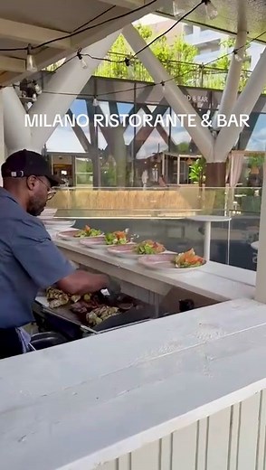 MILANO RISTORANTE & BAR À l’heure du déjeuner, laissez-vous séduire par notre barbecue en plein air. Saveurs ensoleillées, vue imprenable et ambiance estivale… Le goût de l’Italie, à ciel ouvert ! 2 rue des Messageries 57000 Metz https://milano-muse.com #M#MilanoRistoranteMetzR#RooftopMetzB#BarbecueTimeP#PlanchaPartyD#DéjeunerAuSoleilF#FoodieMetzM#MetzFoodM#MetzCityR#RooftopVibesB#BonnesAdressesMetzS#SortirÀMetzM#MilanoMetzB#BarMetzR#RestaurantMetzP#PlanchaLoversB#BarbecueChicC#CuisineItalienneM