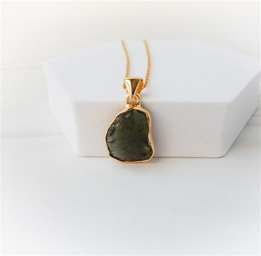 Moldavite Necklace Gold • Raw Green Gemstone • Gold Vermeil Authentic Meteorite Necklace • Genuine Moldavite • Healing Stone • Holiday Gift - Etsy