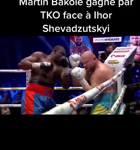 Martin Bakole remporte son combat par TKO