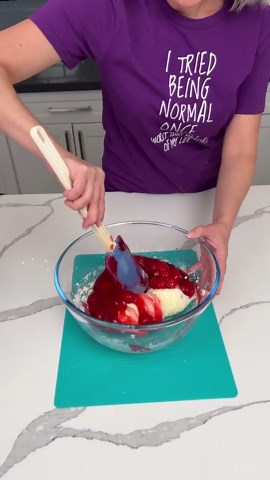 No-Bake Cherry Cake That’s Sweet, Creamy, and Effortless