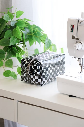 💖 Our Tiered Three-Day Sale is here, your chance to stock up, save, and start the year inspired! From Jan 9th–12th: ✨ Take $10 off $50 with SAVE10 ✨ Take $25 off $100 with SAVE25 And don’t miss this week’s blog post: “7 Easy Ways to Upgrade Any Bag with Hardware.” Whether you’re adding decorative zipper pulls, metal strap connectors, protective feet, stylish swivel hooks, statement chain handles, magnetic snaps, or fun bag charms, these simple upgrades make any project feel polished, profession