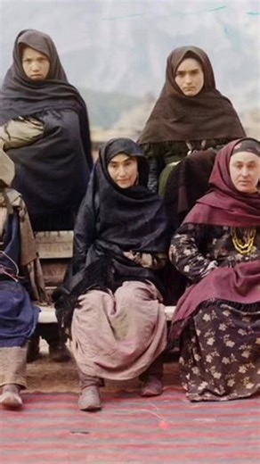 @ruh.ldn on Instagram: "Most women who dress modestly wear more fabric than anyone else. But the fabric itself? It’s still derived from the early plastic formulas developed for wartime needs. ‘Crepe’ ‘Nidha’ ‘Polyester’ New names, same problem. It was never meant to be worn every day, let alone all over your body. But that’s all we’ve been sold for decades. We started Rūh to offer an alternative - natural fibres, no synthetics. No microplastics. No bodily disruption. Just breathable fabrics in c