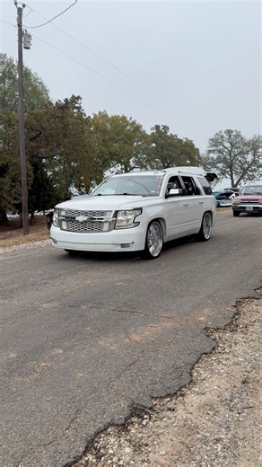 Bagged Chevrolet Tahoe Cruising Through Turkey Drag #sickslammedtrucks #baggedtrucks #sicktrucks | SICK Slammed Trucks